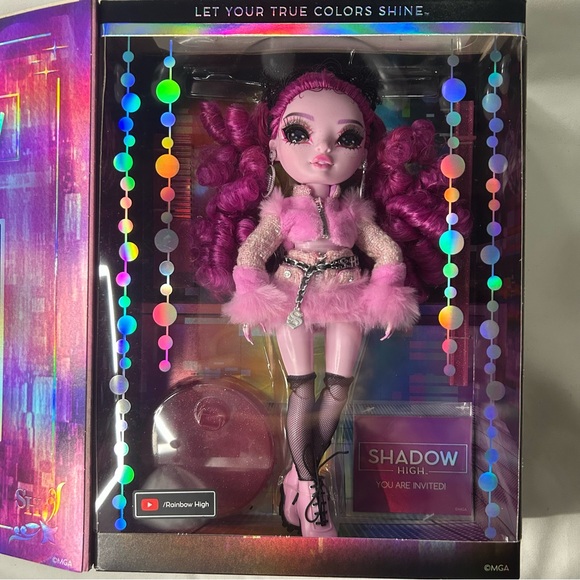 Shadow High Costume Ball Doll - Picture 5 of 9